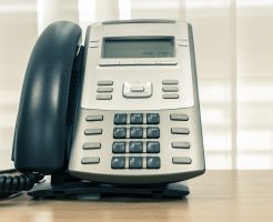 【固定電話のオプション機能】キャリア別のオプション料金を比較！